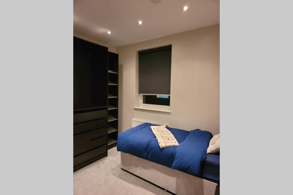 Contemporary 3 Bed Apartment In Hendon Central. 外观 照片