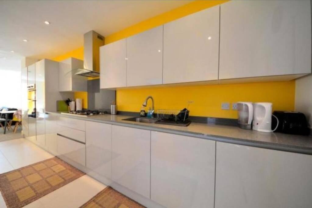 Contemporary 3 Bed Apartment In Hendon Central. 外观 照片